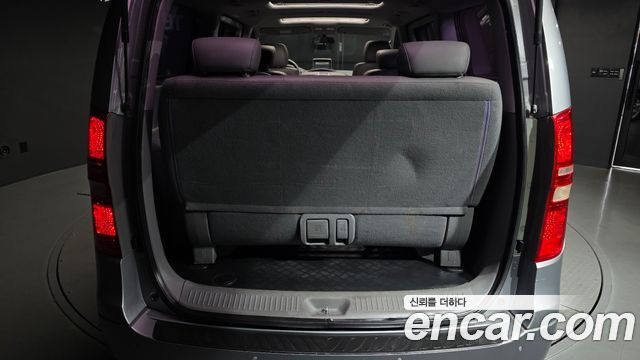 Hyundai Grand Starex 12-Seater Wagon CVX Premium 2011 — фото 20