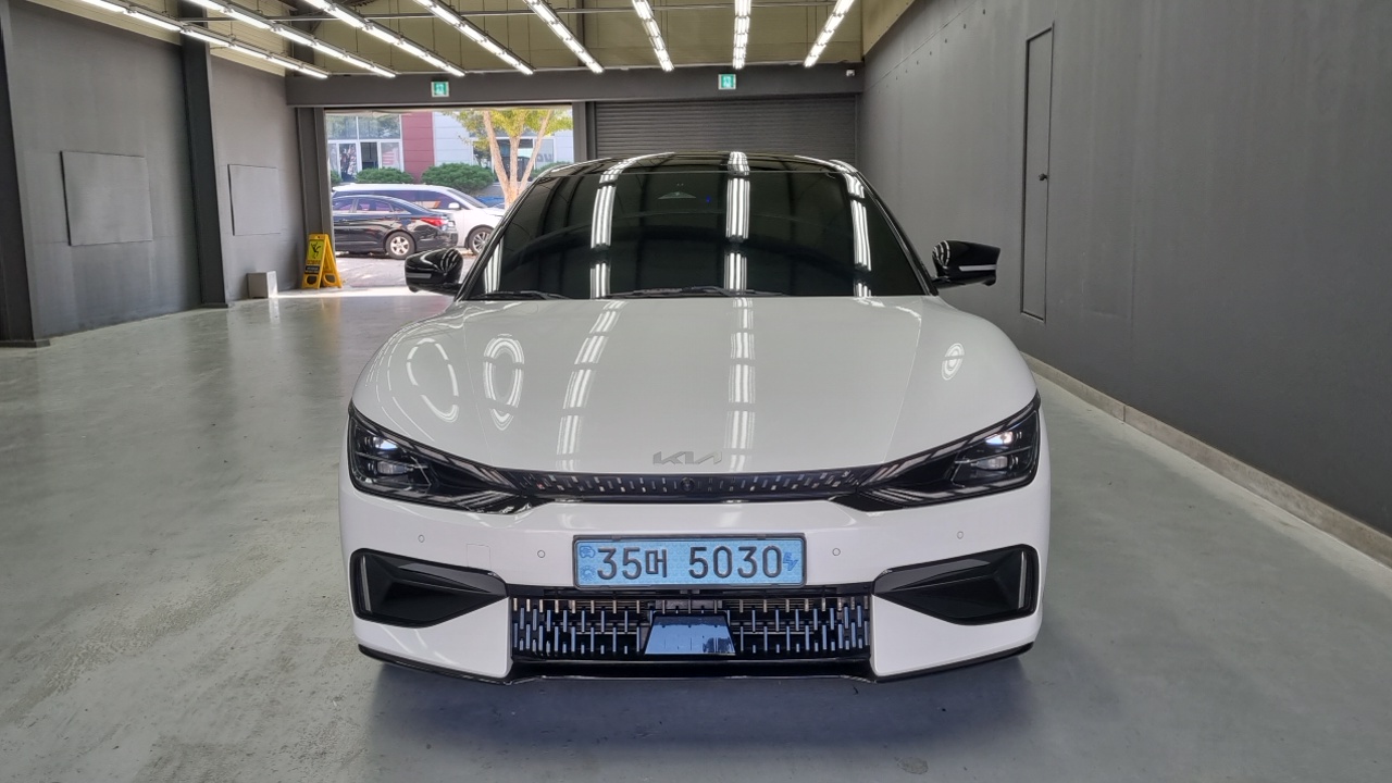 Kia EV6 Long Range 4WD Earth 2022 — фото 3