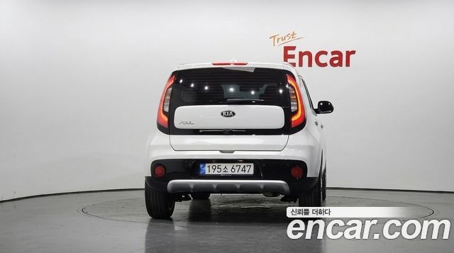 Kia Soul 1.6 GDi Noblesse 2017 — фото 4
