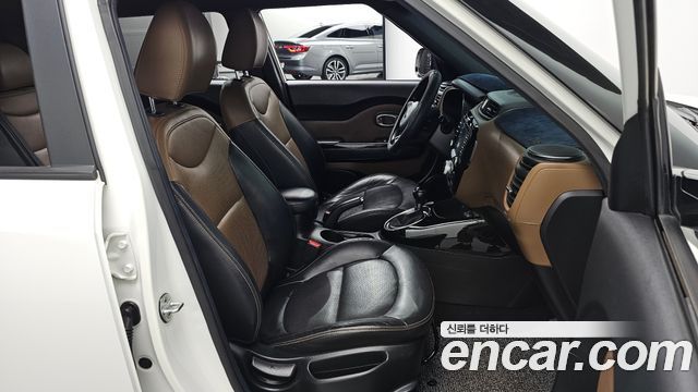 Kia Soul 1.6 GDi Noblesse 2017 — фото 10