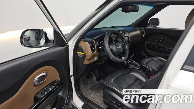 Kia Soul 1.6 GDi Noblesse 2017 — фото 11