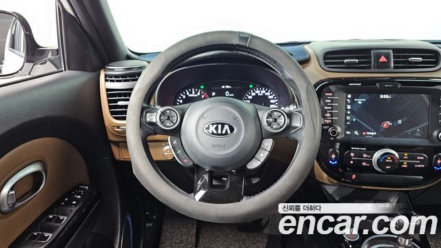 Kia Soul 1.6 GDi Noblesse 2017 — фото 12