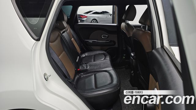Kia Soul 1.6 GDi Noblesse 2017 — фото 26