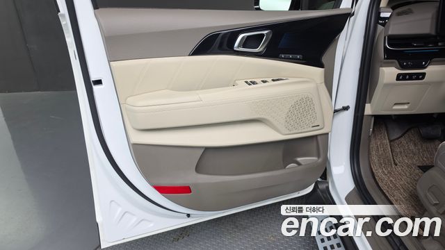Kia Carnival (IV) Gasoline 7-Seater Hi Limousine Signature 2025 — фото 24