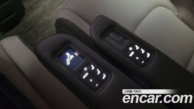 Kia Carnival (IV) Gasoline 7-Seater Hi Limousine Signature 2025 — фото 31
