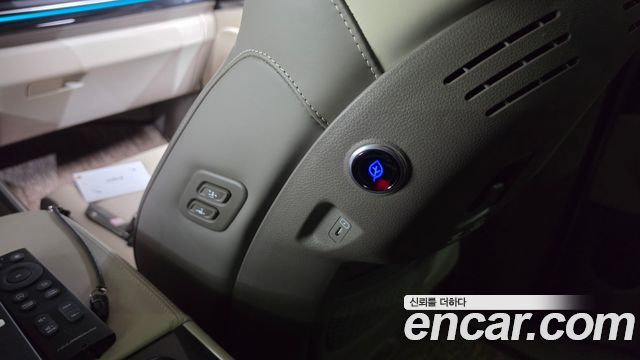 Kia Carnival (IV) Gasoline 7-Seater Hi Limousine Signature 2025 — фото 33