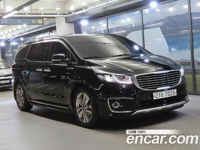 Kia Carnival 9-seater Noblesse