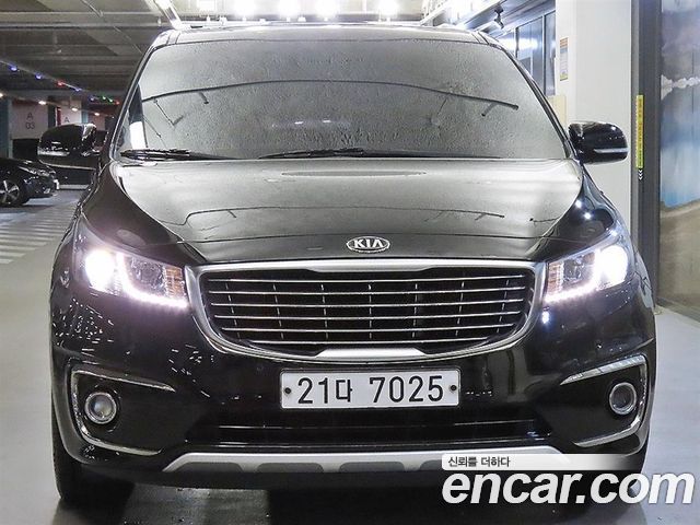 Kia Carnival 9-seater Noblesse 2015 — фото 2
