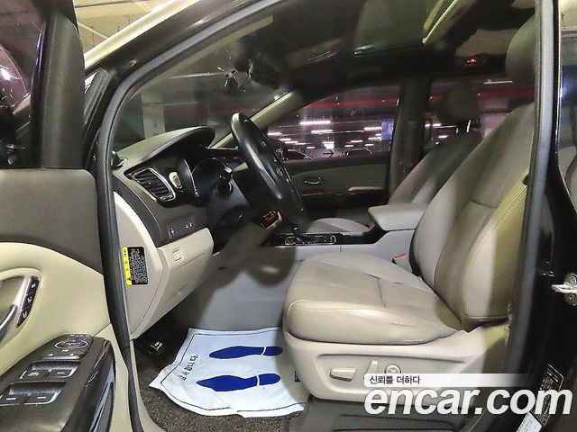 Kia Carnival 9-seater Noblesse 2015 — фото 6