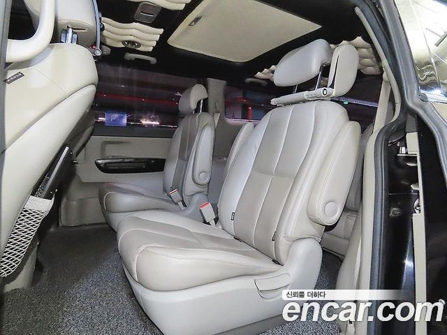 Kia Carnival 9-seater Noblesse 2015 — фото 7