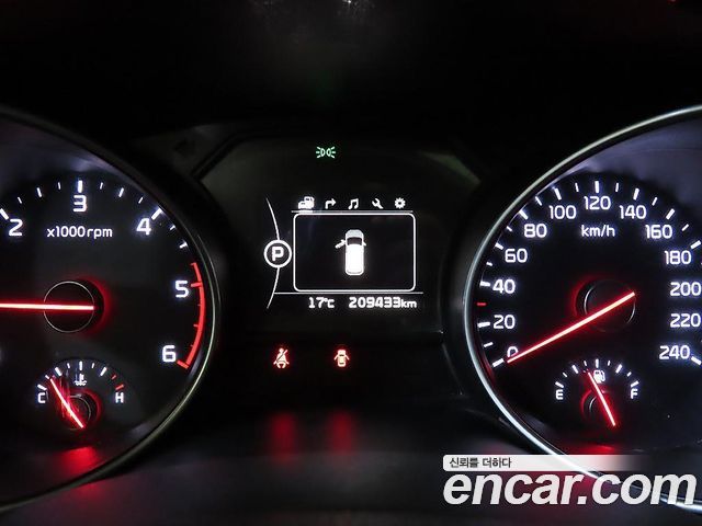 Kia Carnival 9-seater Noblesse 2015 — фото 9