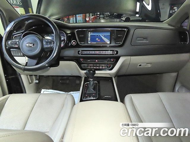 Kia Carnival 9-seater Noblesse 2015 — фото 10
