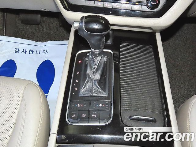 Kia Carnival 9-seater Noblesse 2015 — фото 16