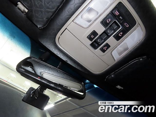 Kia Carnival 9-seater Noblesse 2015 — фото 17