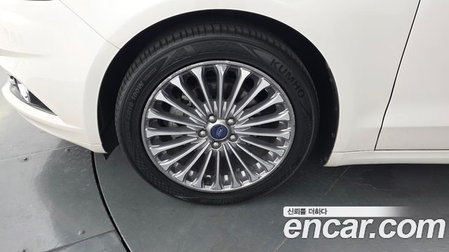 Ford Mondeo (IV) 2.0 Titanium 2017 — фото 5