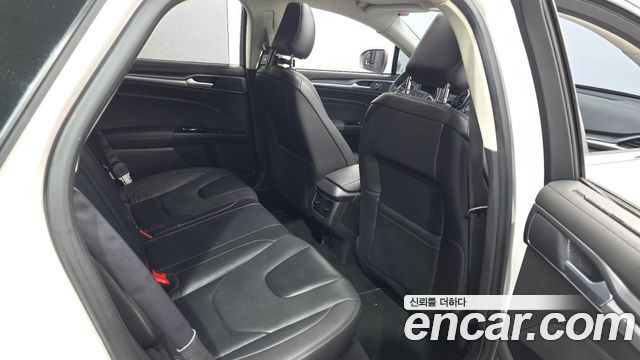 Ford Mondeo (IV) 2.0 Titanium 2017 — фото 12