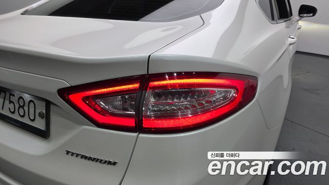 Ford Mondeo (IV) 2.0 Titanium 2017 — фото 23
