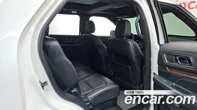 Ford Explorer 2.3 Limited 4WD 5th 2018 — фото 11