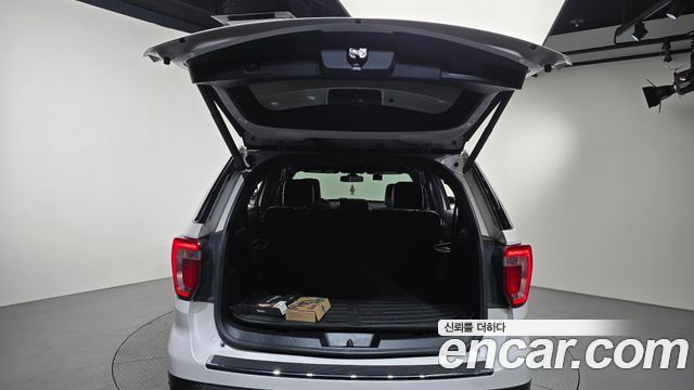 Ford Explorer 2.3 Limited 4WD 5th 2018 — фото 19