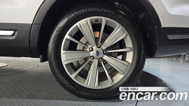 Ford Explorer 2.3 Limited 4WD 5th 2018 — фото 21