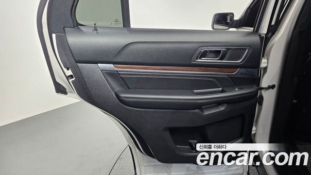 Ford Explorer 2.3 Limited 4WD 5th 2018 — фото 25