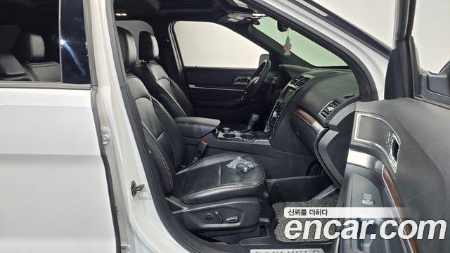 Ford Explorer 2.3 Limited 4WD 5th 2018 — фото 26
