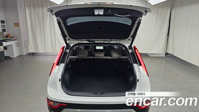 Kia Niro Prestige 2025 — фото 17