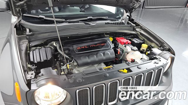 Jeep Renegade 2.4 Longitude 2018 — фото 6