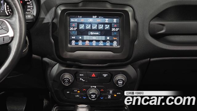 Jeep Renegade 2.4 Longitude 2018 — фото 13