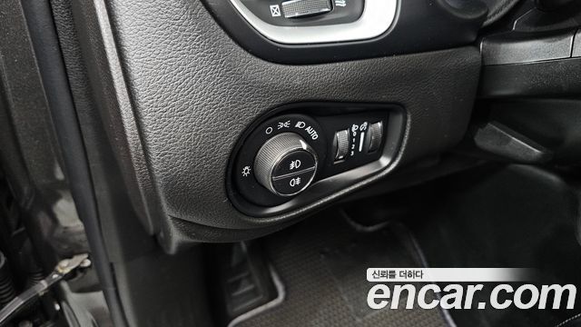 Jeep Renegade 2.4 Longitude 2018 — фото 20