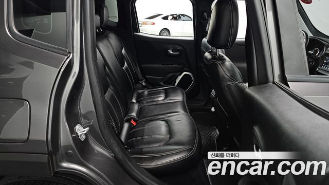 Jeep Renegade 2.4 Longitude 2018 — фото 26