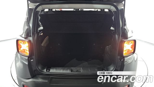 Jeep Renegade 2.4 Longitude 2018 — фото 30