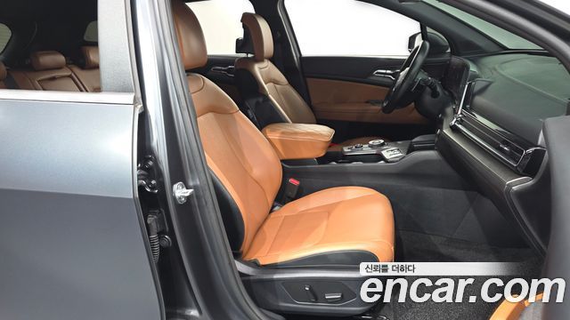 Kia Sportage (V) Gasoline 1.6 Turbo 2WD Signature 2023 — фото 11