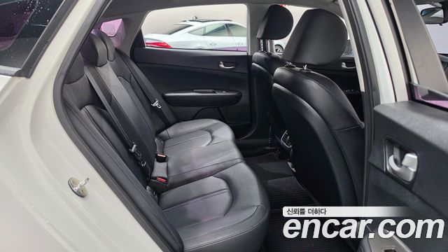 Kia K5 (II) 2.0 Luxury 2019 — фото 11