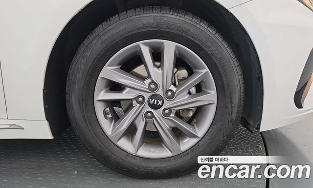 Kia K5 (II) 2.0 Luxury 2019 — фото 21