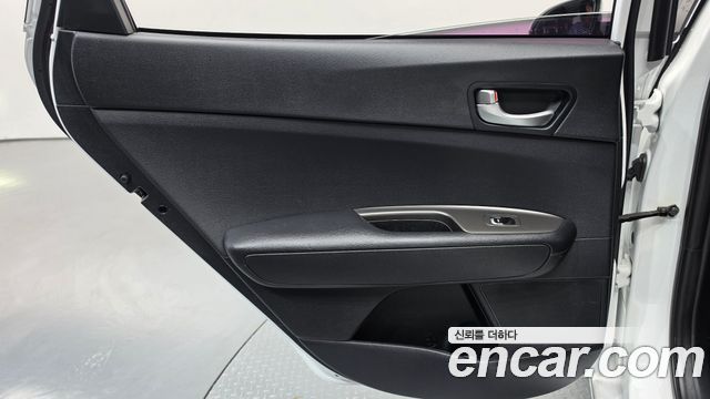 Kia K5 (II) 2.0 Luxury 2019 — фото 25