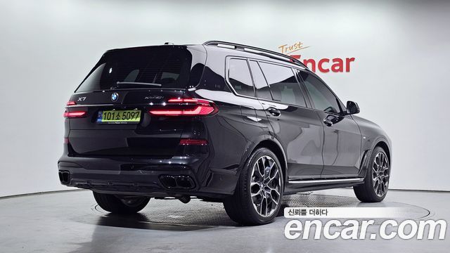 BMW X7 (G07) xDrive 40i M Sport 7STR 2024 — фото 2