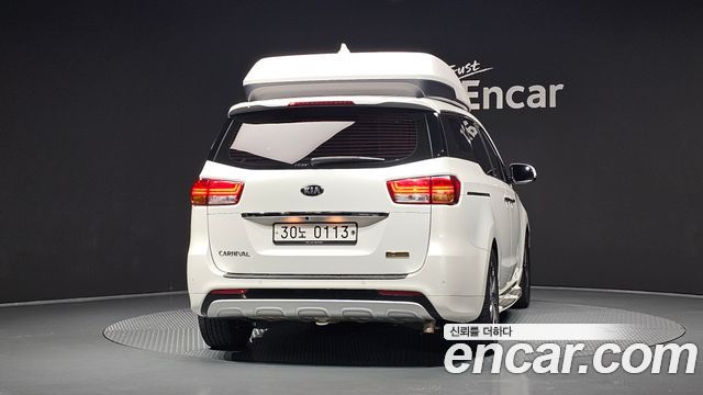 Kia Carnival 7-seater Hi-limousine President 2017 — фото 4