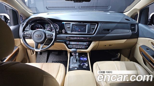 Kia Carnival 7-seater Hi-limousine President 2017 — фото 7
