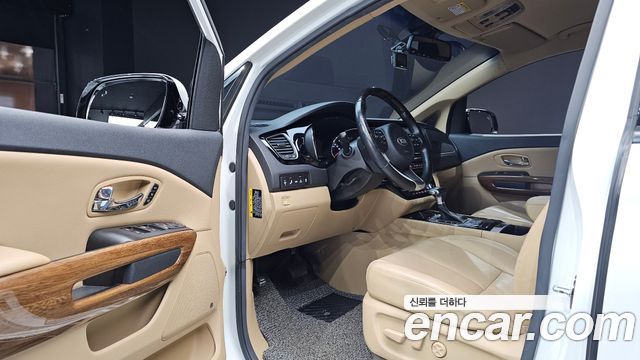 Kia Carnival 7-seater Hi-limousine President 2017 — фото 10