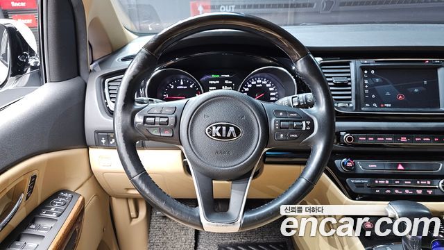 Kia Carnival 7-seater Hi-limousine President 2017 — фото 13