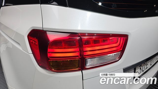 Kia Carnival 7-seater Hi-limousine President 2017 — фото 23