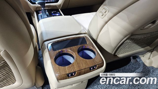 Kia Carnival 7-seater Hi-limousine President 2017 — фото 34