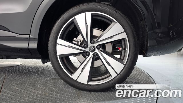 Audi Q5 (80A) 45 TFSI Quattro S line 2025 — фото 36