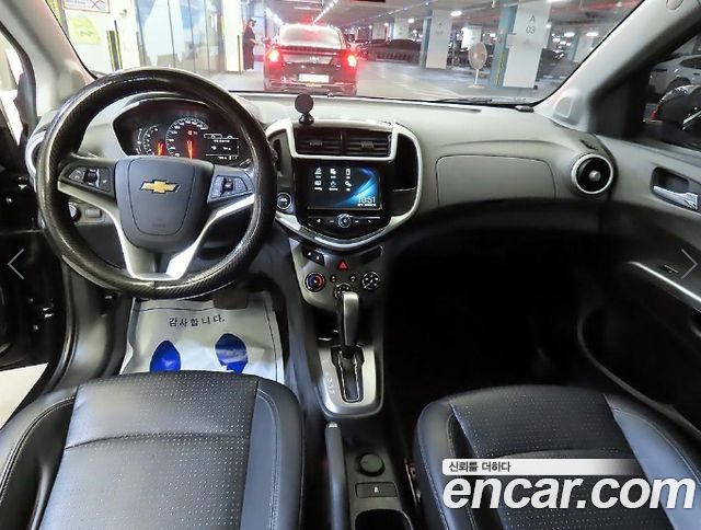 Chevrolet Aveo Hatchback 1.4 Turbo LT 2018 — фото 10