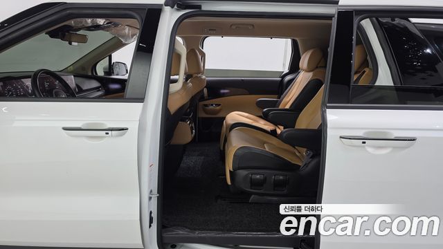 Kia Carnival (IV) Gasoline 7-Seater Signature 2023 — фото 12