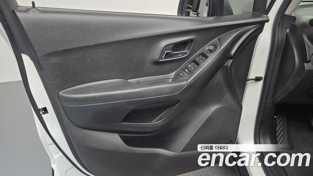 Chevrolet Trax 1.4 LT Leather Package 2015 — фото 24