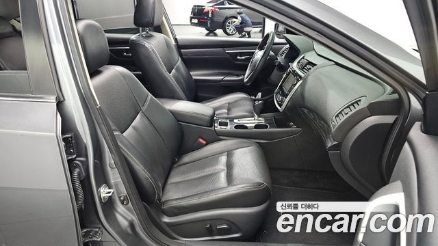 Nissan Altima 2.5 Tech L33 2018 — фото 10