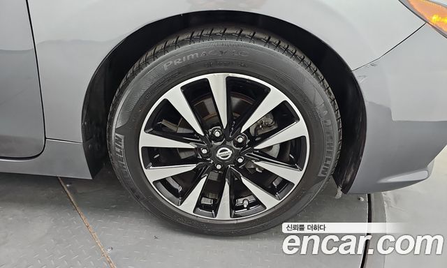 Nissan Altima 2.5 Tech L33 2018 — фото 21