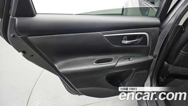 Nissan Altima 2.5 Tech L33 2018 — фото 25